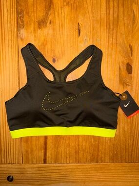 NWT Nike Pro Padded Classic Medium Support Sport Bra